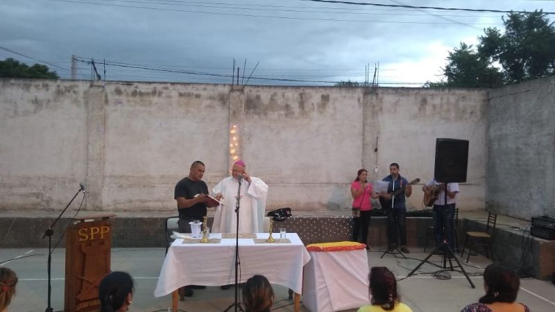 El Obispo presidió la Misa de Navidad en las cárceles de mujeres y de varones