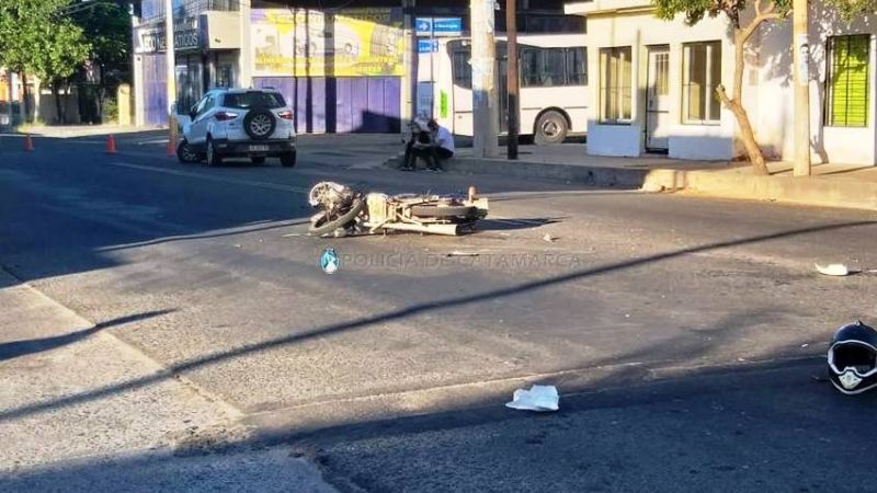 Chocaron una moto y una camioneta