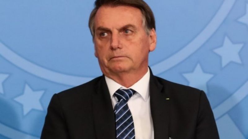 Internaron a Bolsonaro tras caerse en su residencia oficial