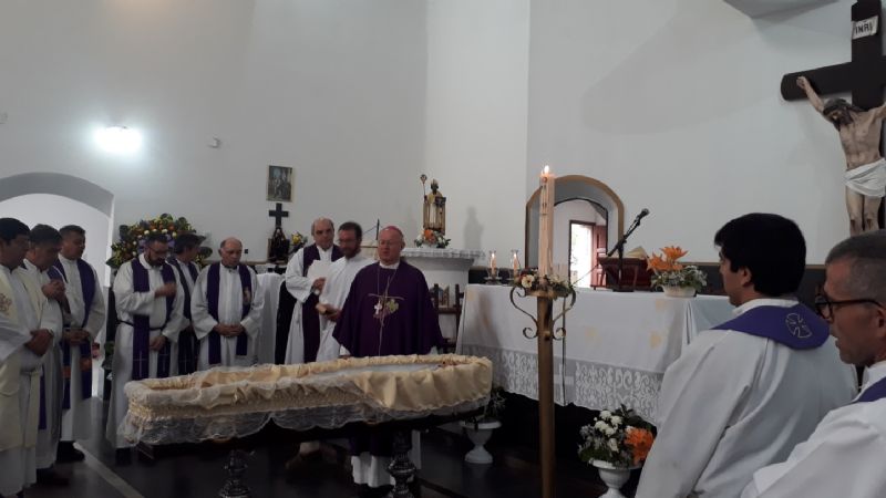 Tributaron el último adiós al Padre Carlos Aldo Nieva