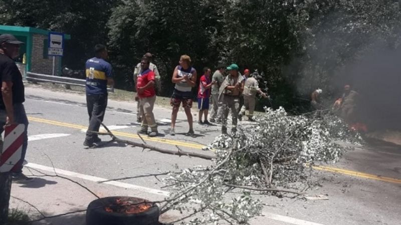 Piquete por despidos en el Municipio de Paclín