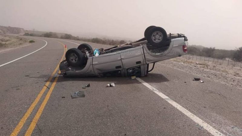 Violento vuelco de una camioneta en Belén