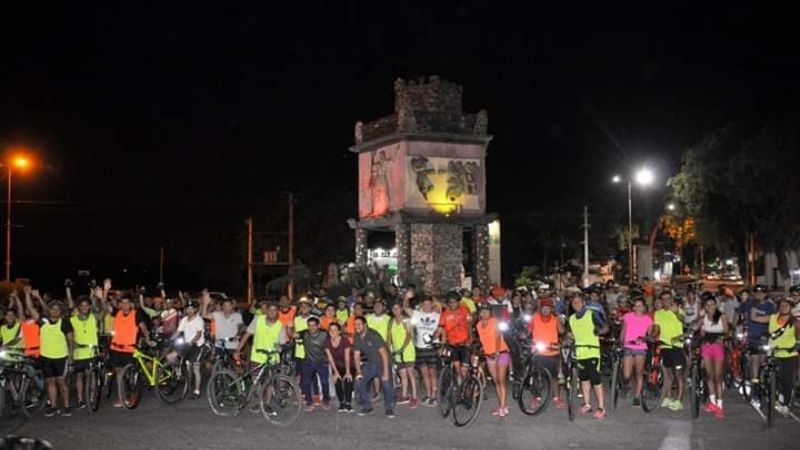 Exitosa bicicleteada nocturna en Valle Viejo