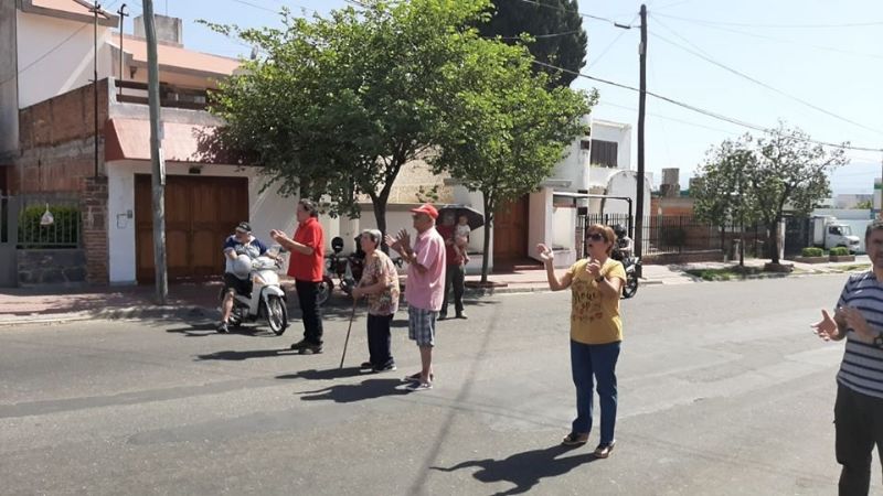 No hay agua y los usuarios manifiestan su bronca