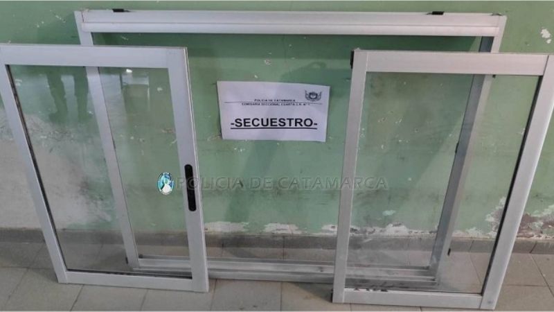 Vendía una ventana presuntamente robada