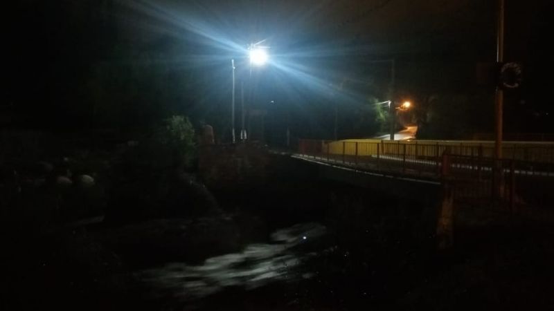 Diluvia en gran parte de la provincia; hay crecidas de ríos y gente evacuada