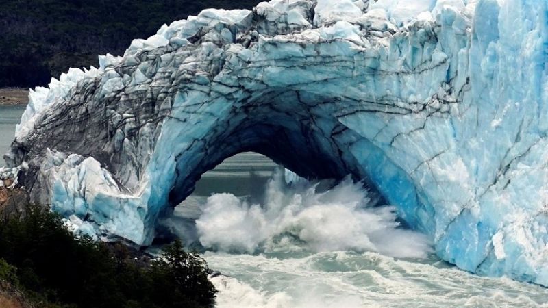 Se cayó el puente de hielo del glaciar Perito Moreno