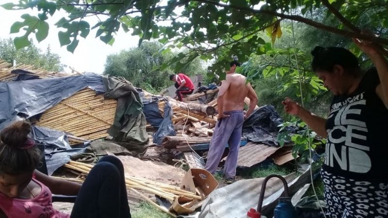 Denuncian desatención a una familia que perdió su precaria vivienda