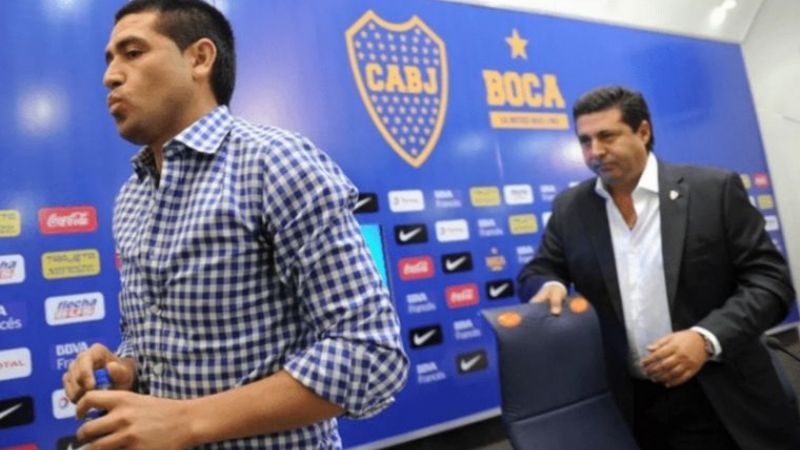 Angelici trató de “mitómano” a Riquelme