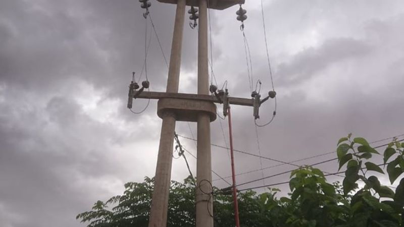 Un ave provocó un cortocircuito y corte de luz