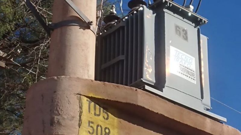 Un ave provocó un cortocircuito y corte de luz