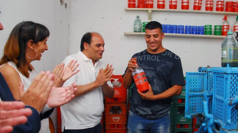 Saadi visitó emprendedores