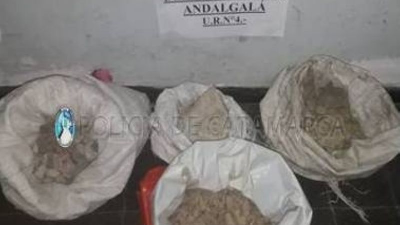 Arrestan a tres hombres por tráfico ilegal de rodocrosita en Andalgalá