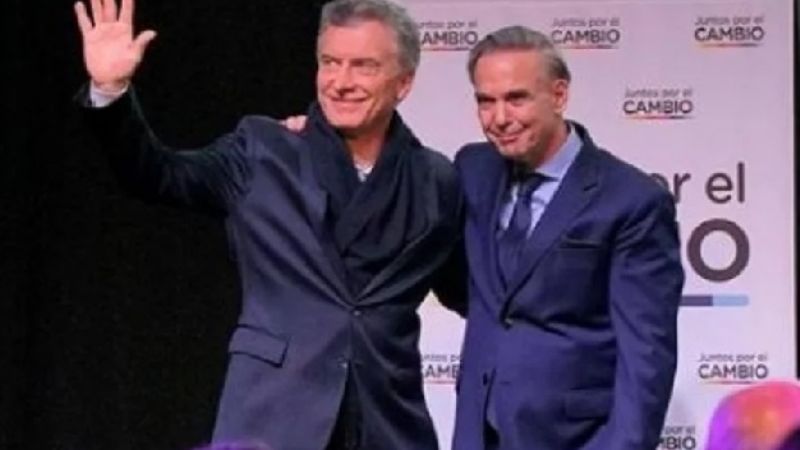 Macri, bebiendo de su propia medicina, denostó a “traidores”