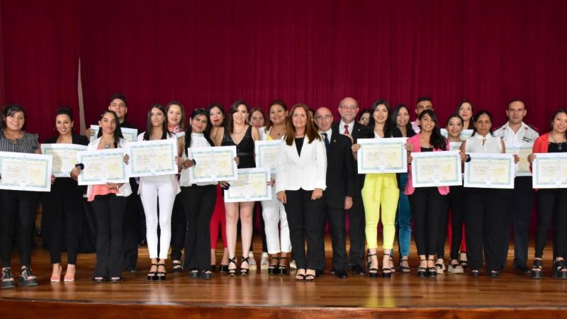 Más de 160 nuevos egresados de dos Facultades de la UNCA