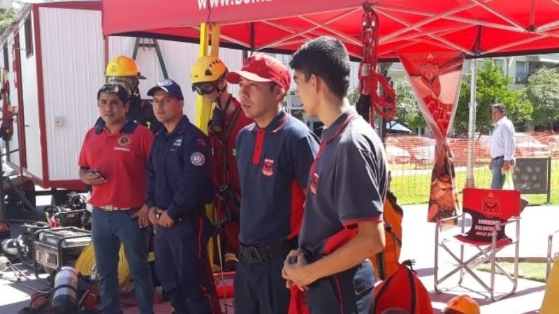 Entrega de equipamiento de a la Federación de Bomberos