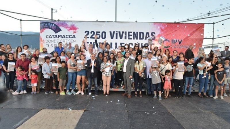 La Gobernadora entregó otras 251 viviendas