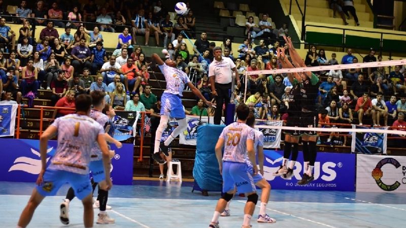 Ateneo ganó el primer duelo ante PSM Vóley