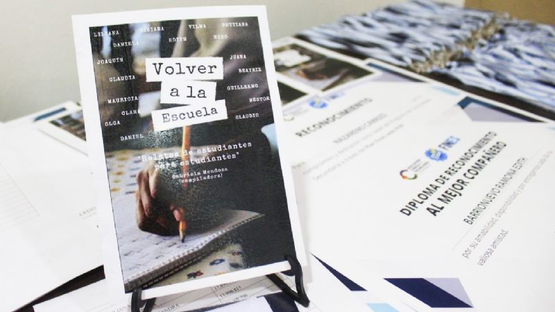 Un total de 40 empleados públicos terminaron el secundario con el Plan Fines