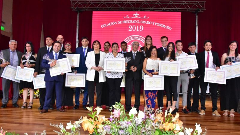 Nuevos graduados de la Escuela de Arqueología y en Ciencias Agrarias