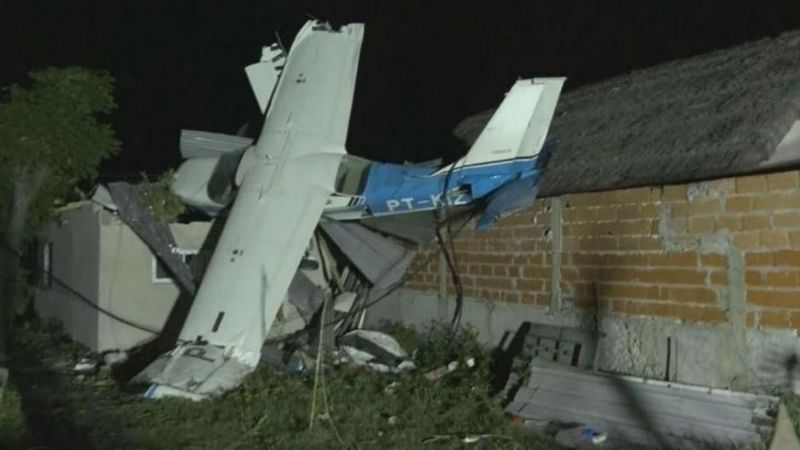 Una avioneta cayó sobre una casa en Buenos Aires