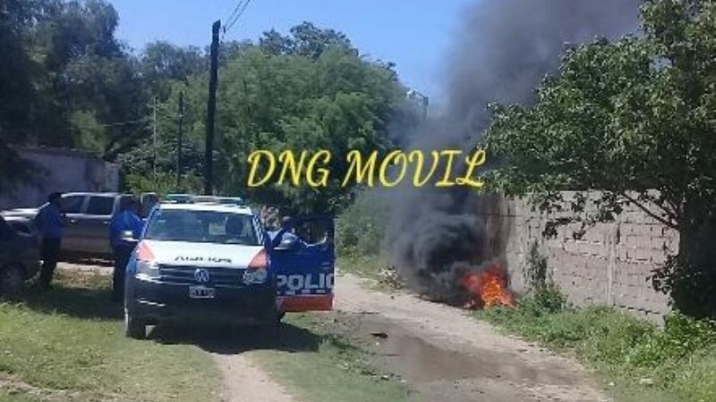 El intendente Herrera está rodeado por municipales en su casa