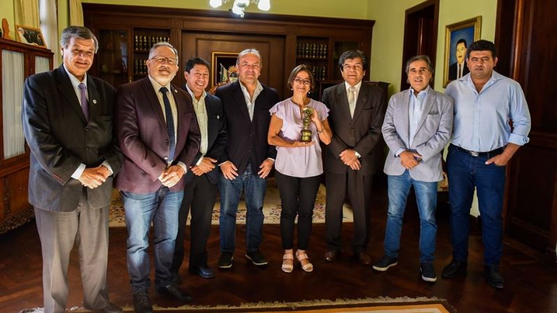 El Senado entregó a Lucía el premio “General Felipe Varela”