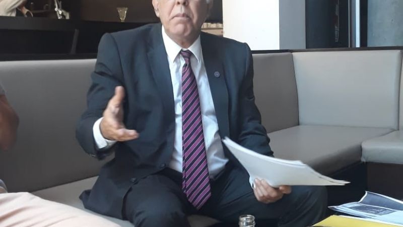 Martínez Azar la apunta al fiscal Flores