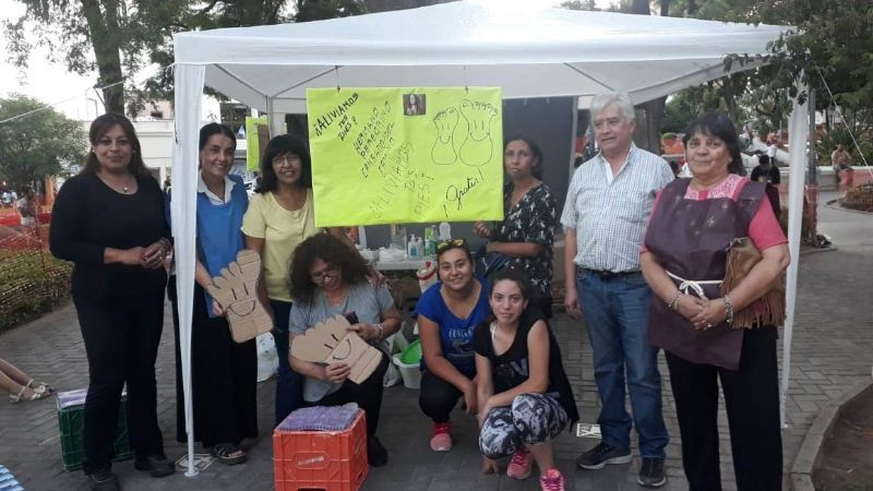 Lavan y curan los pies de los peregrinos las 24 horas