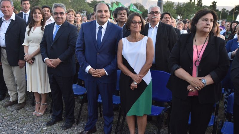 Lucía participó de la asunción de Gustavo Saadi