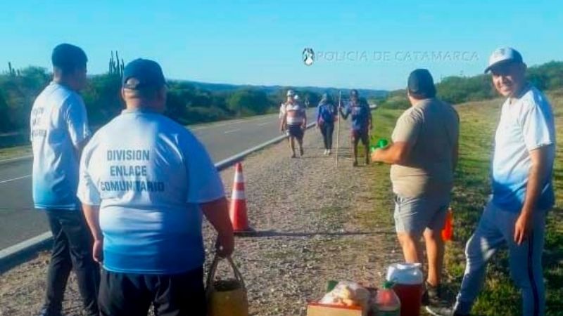 Policías continúan asistiendo a peregrinos de la Morena del Valle