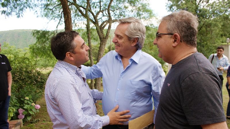 Alberto derrochó magia con la guitarra en El Rodeo