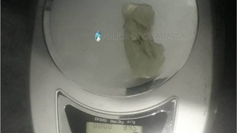 Quiso escapar del control en la ruta 38 y le encontraron cocaína