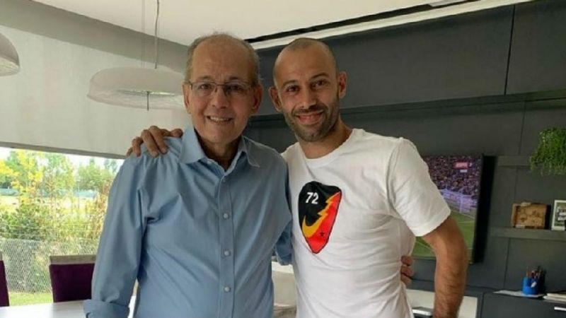 Recibimiento de ídolo para Mascherano en Estudiantes