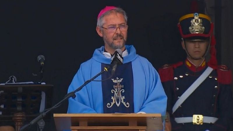 Frente a Macri y Alberto, la Iglesia pidió "devolver derechos" a los pobres