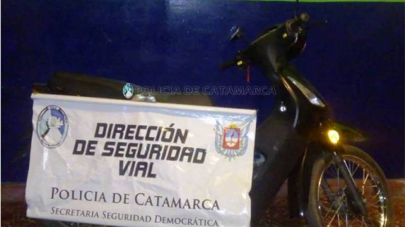 Le quitaron la moto e intentó sacarla sin aviso: quedó detenido