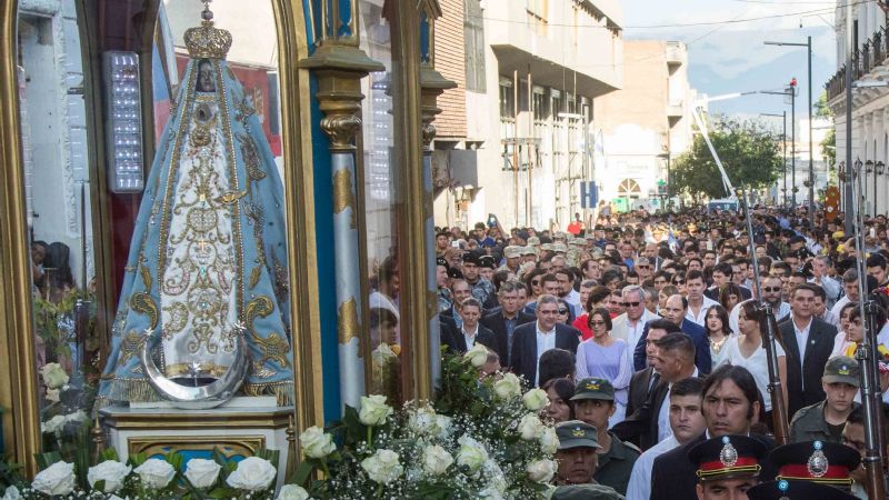 Lucía participó de la procesión de la Virgen del Valle