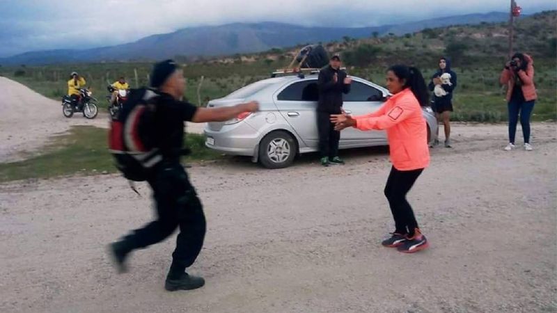 Policías de Aconquija participaron en la prueba atlética "Posta del Peregrino"