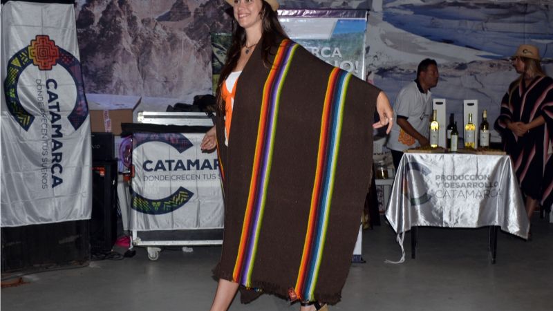 Comenzó en Cosquín la promoción del Poncho 2019