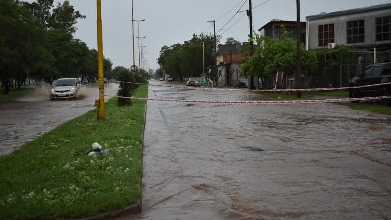 Por las fuertes lluvias, recomiendan no viajar al interior