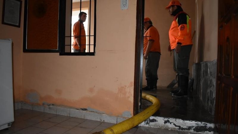 Por las fuertes lluvias, recomiendan no viajar al interior