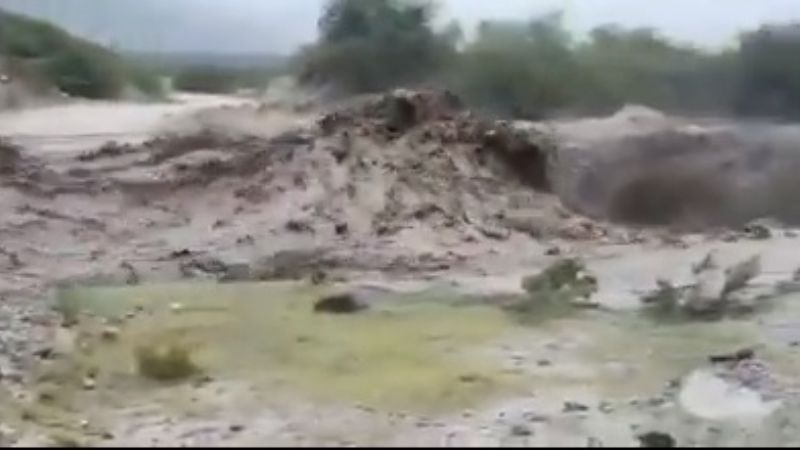 Increíble crecida desbordó al pie de La Chilca