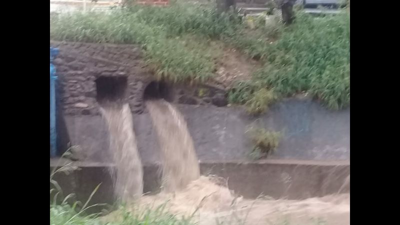 Se llenó de agua el arroyo La Florida