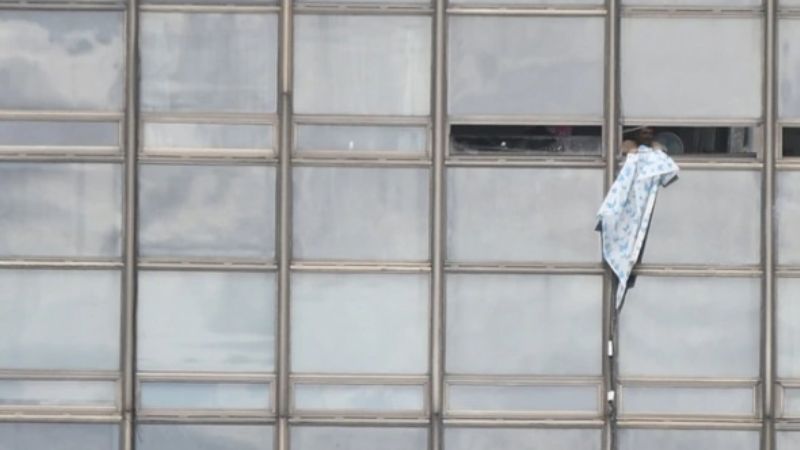 Incendio en un hotel del centro porteño: cuatro heridos graves y más de 30 asistidos