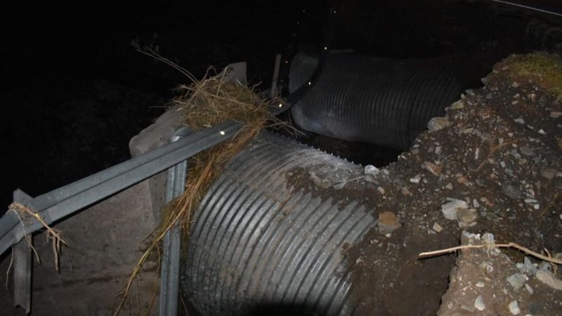 En plena noche continúa el rescate de personas varadas en La Cébila