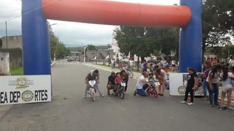 Ciclismo infantil, en El Alto