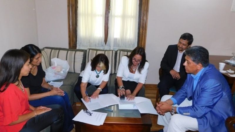 Convenio entre Humanidades y la Fundación Argentina para la Educación Permanente