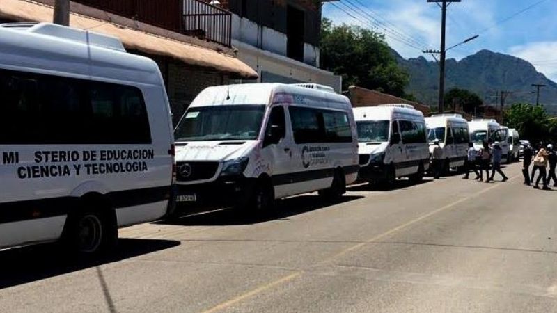 Alumnos de escuelas de periodo especial visitan la Capital