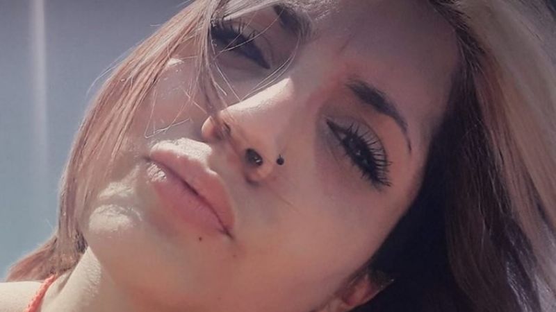 Matan a una mujer de 25 años frente a su hijo de 4