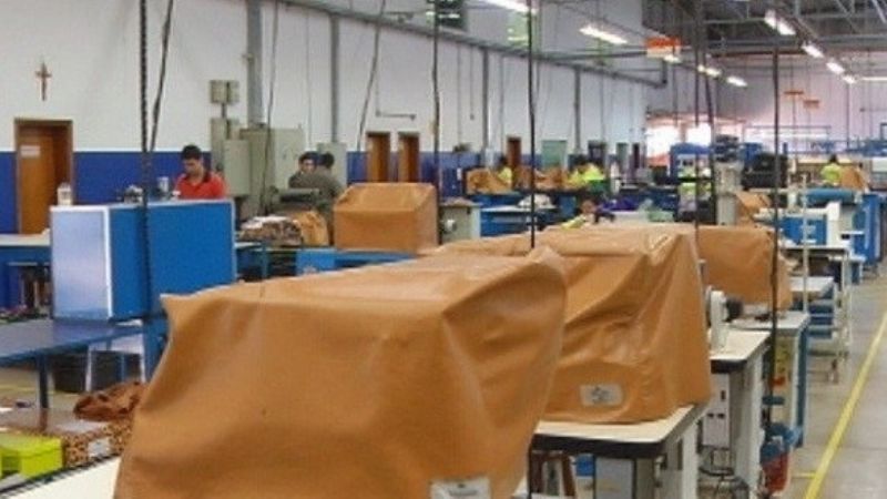 La industria en sostenida caída de la capacidad utilizada